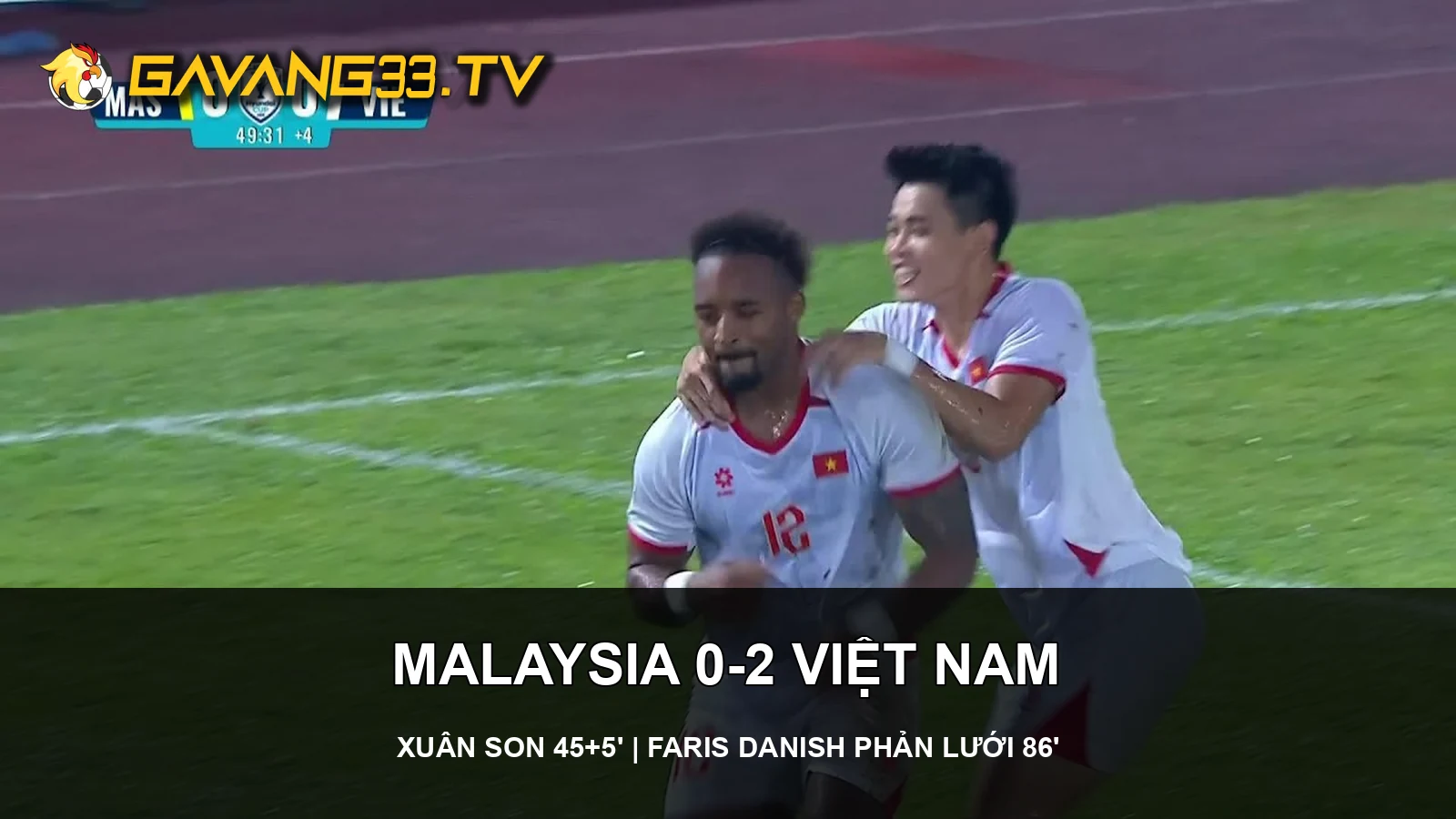 Nguyễn Xuân Son ăn mừng bàn mở tỷ số cho Việt Nam trước Malaysia